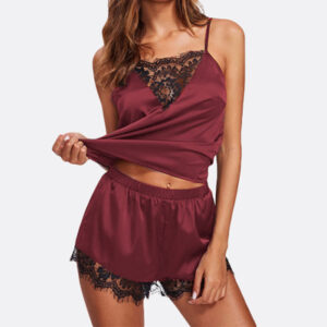 Viininpunainen Lunar Satin Lace-yöasusetti | Freyona Boutique