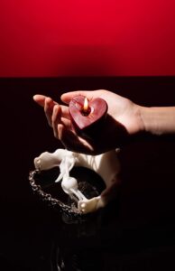 Freyona multilayered Love minikynttilä punainen