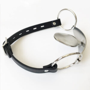 Teräksinen suukapula kielilipalla ja säädettävällä mustalla hihnalla