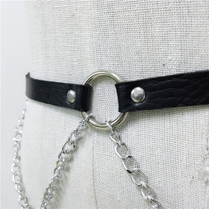 Yksityiskohta ketju-harness vyöstä