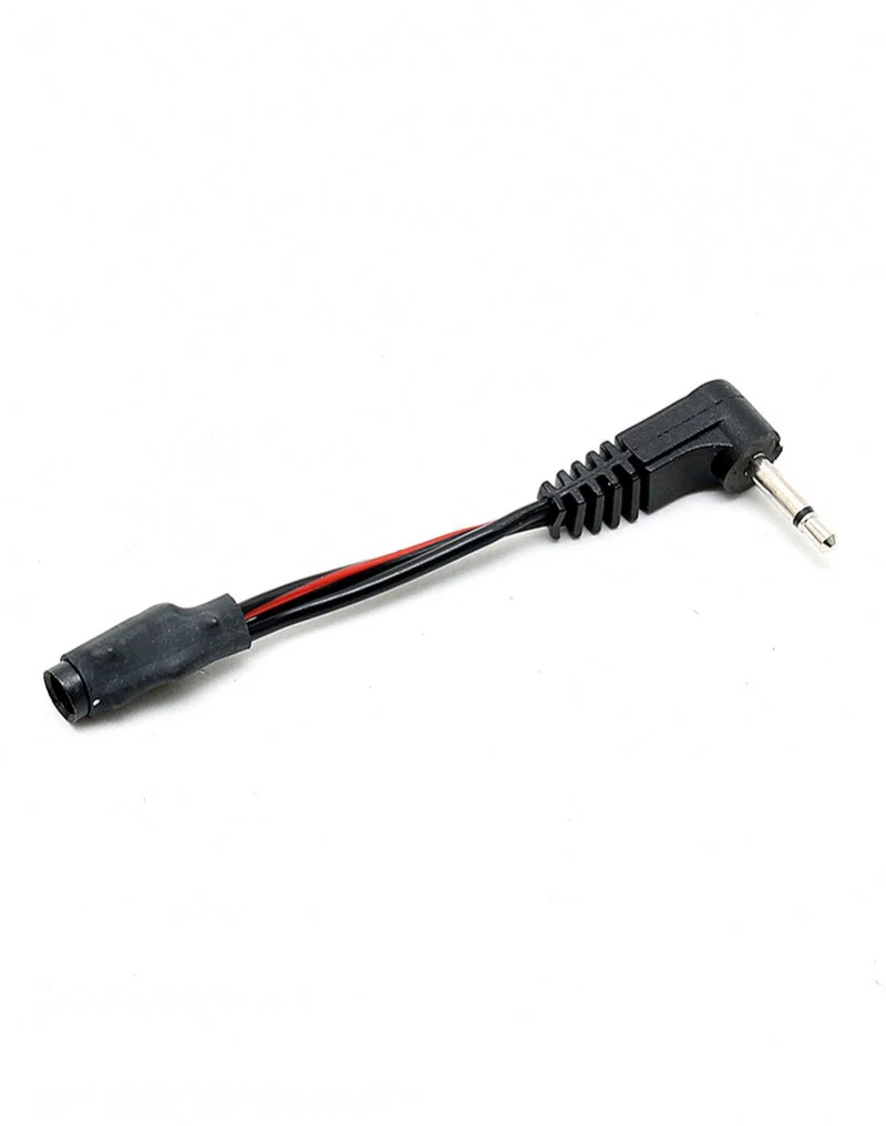Rimba Electro Play adapterijohto 2,5 mm jack male ja 4 mm DC female liittimillä. Freyona.
