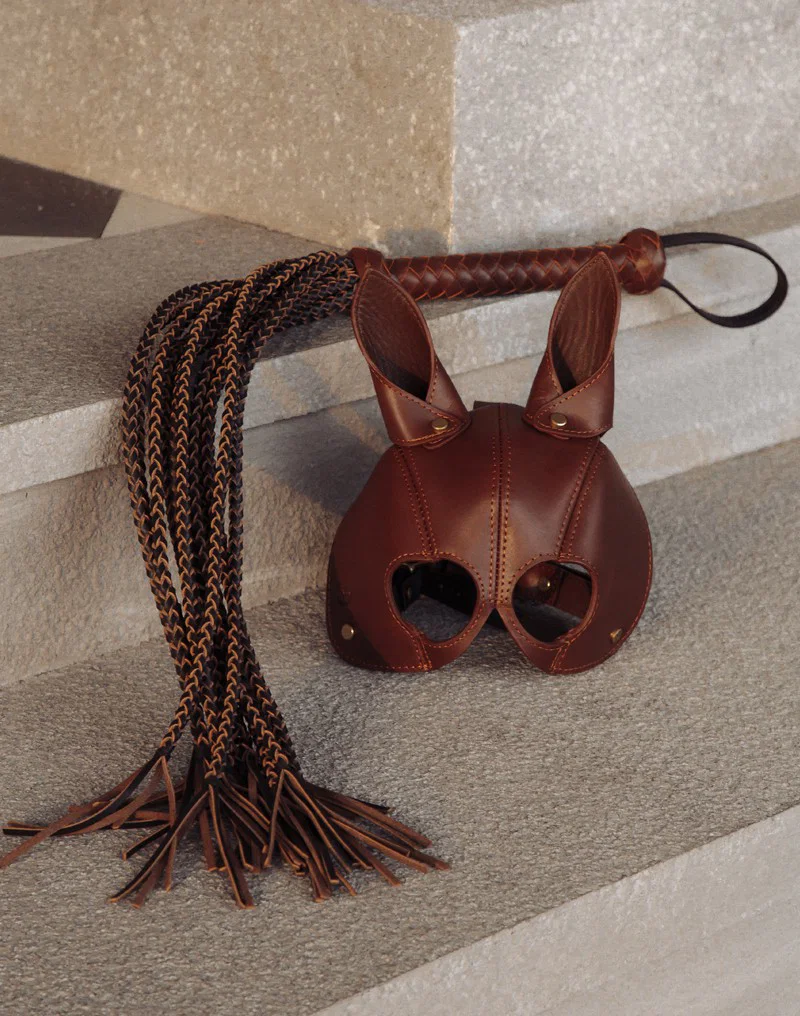 Liebe Seele Ylellinen Nahkainen Flogger – The Equestrian - Image 6
