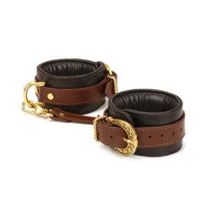 Ylelliset nahkaiset rannekahleet Liebe Seelen Equestrian Collection -mallistosta. Freyona.