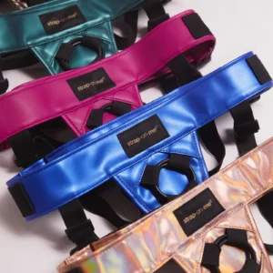 Säädettävä Strap-On-Me harness metallinhohtoisissa väreissä. Freyona.